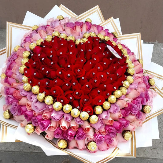 Ramo de 300 rosas con cristal cortado y chocolates ferrero